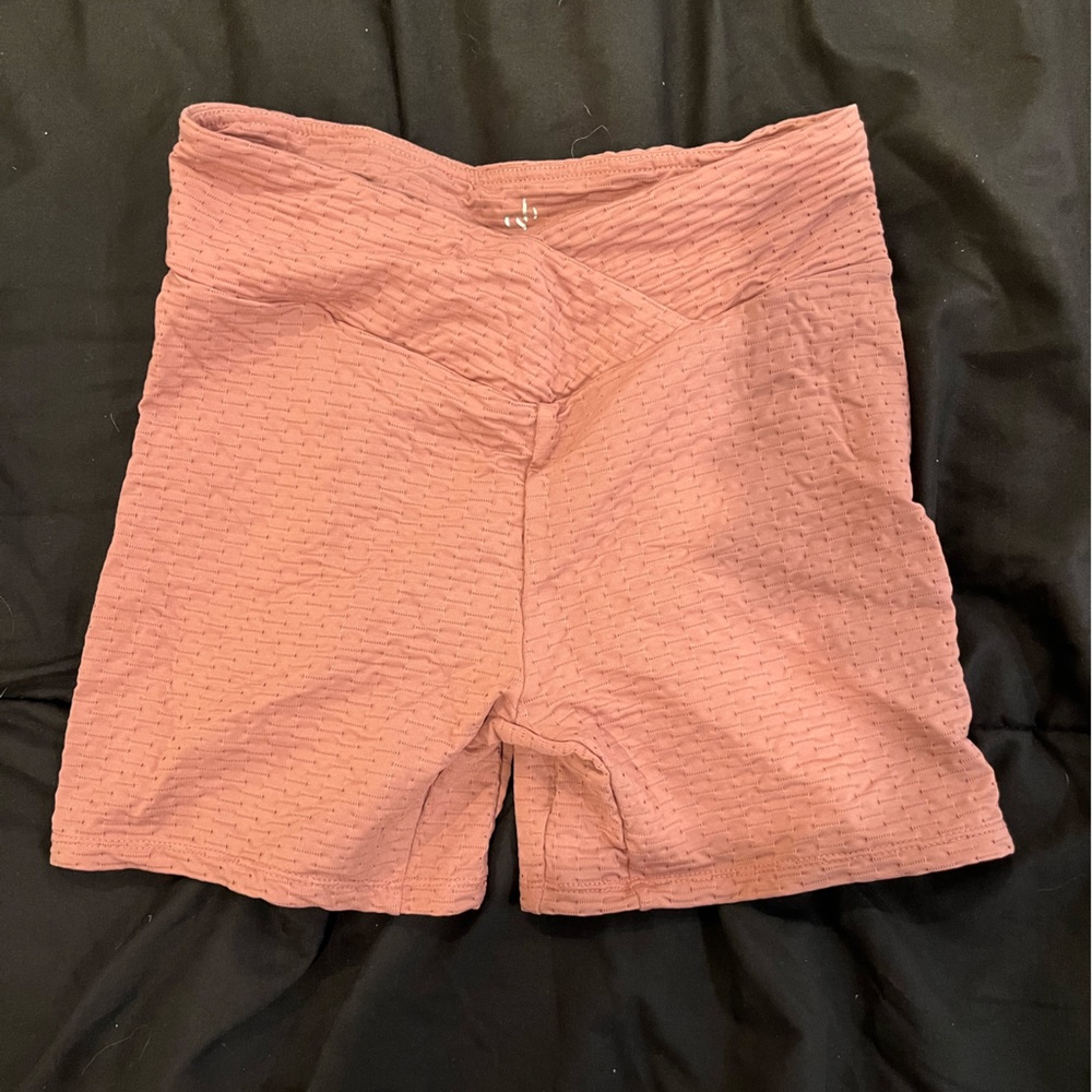 Dusty pink Crop Shop Boutique shorts